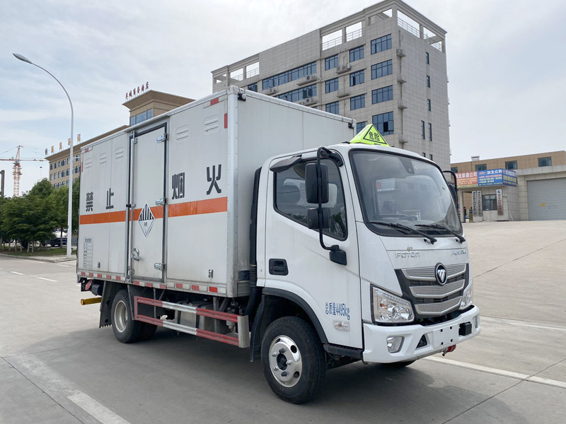 雜項危險物品廂式運輸車，運輸車，運輸車廠家，楚勝集團(tuán)
